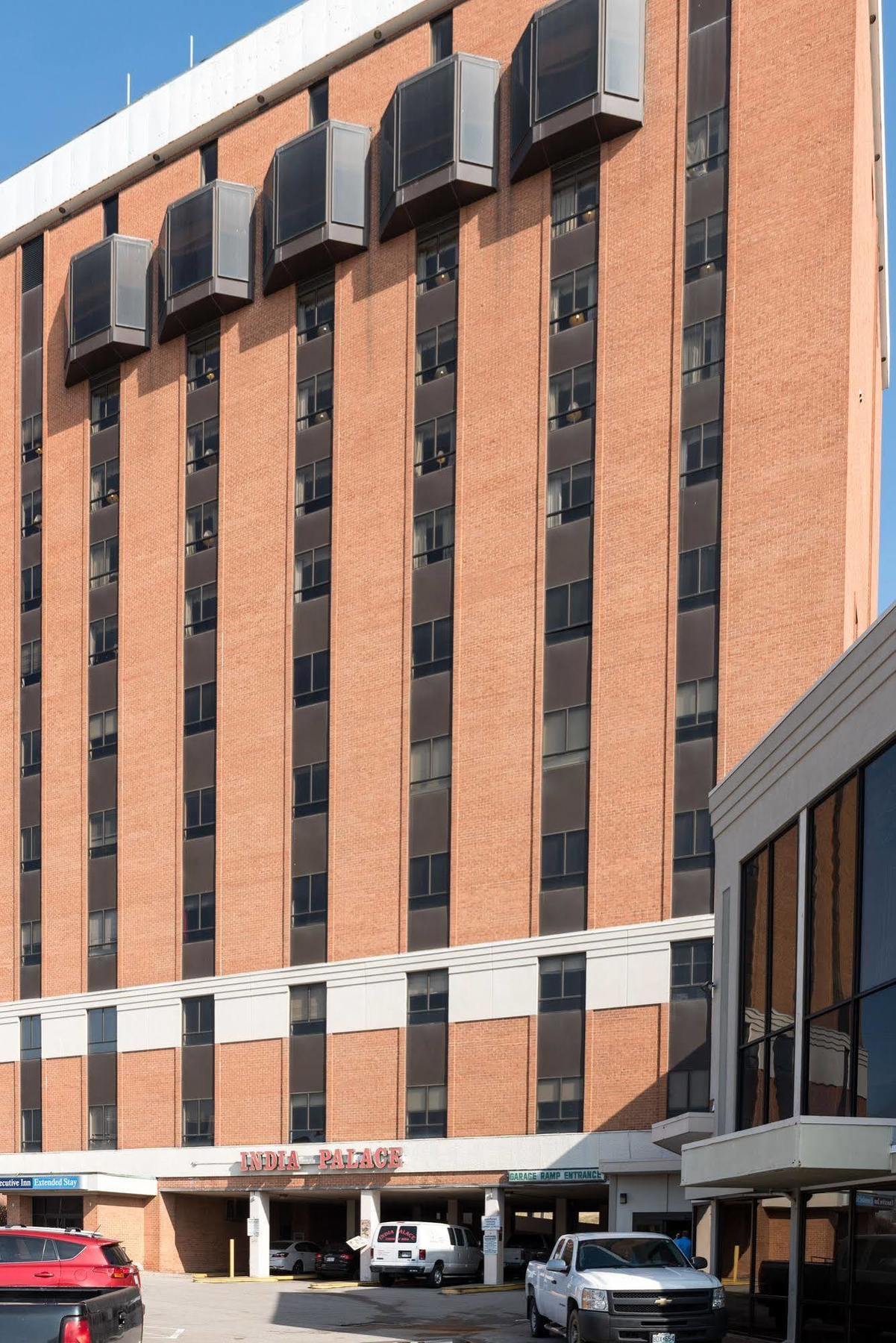 Kaiser Hotel برجتون المظهر الخارجي الصورة