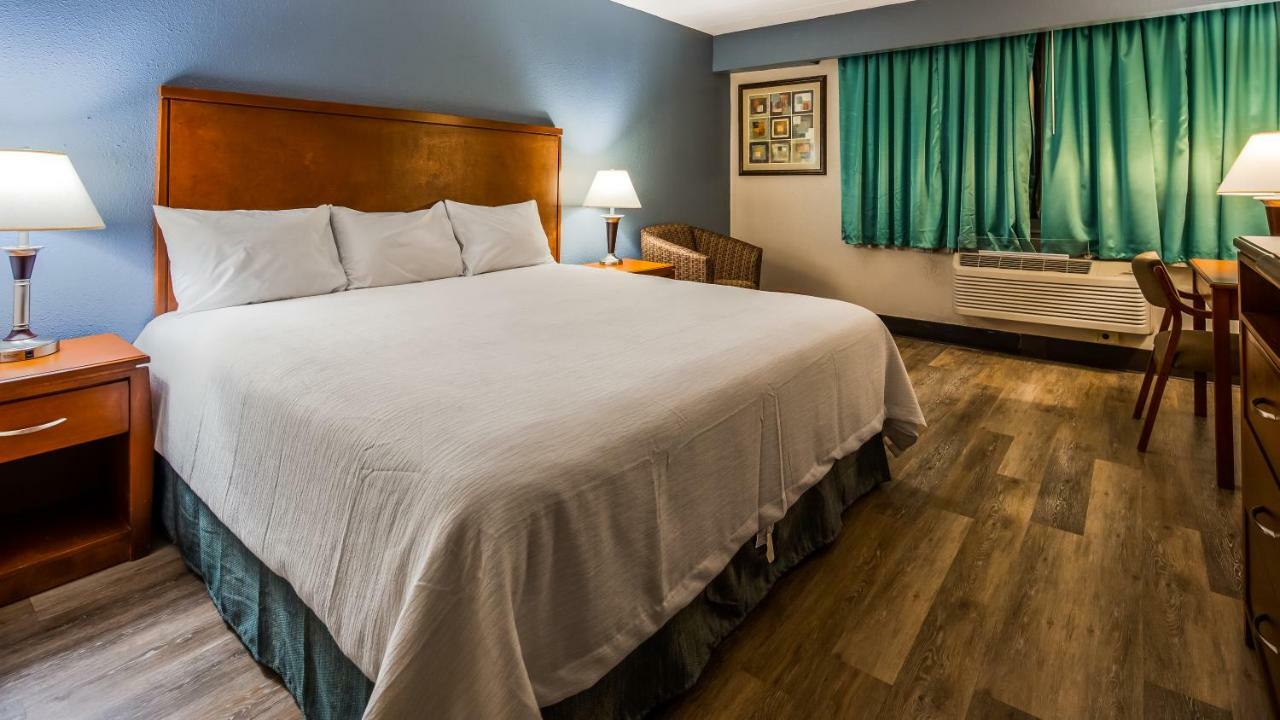 Kaiser Hotel برجتون المظهر الخارجي الصورة